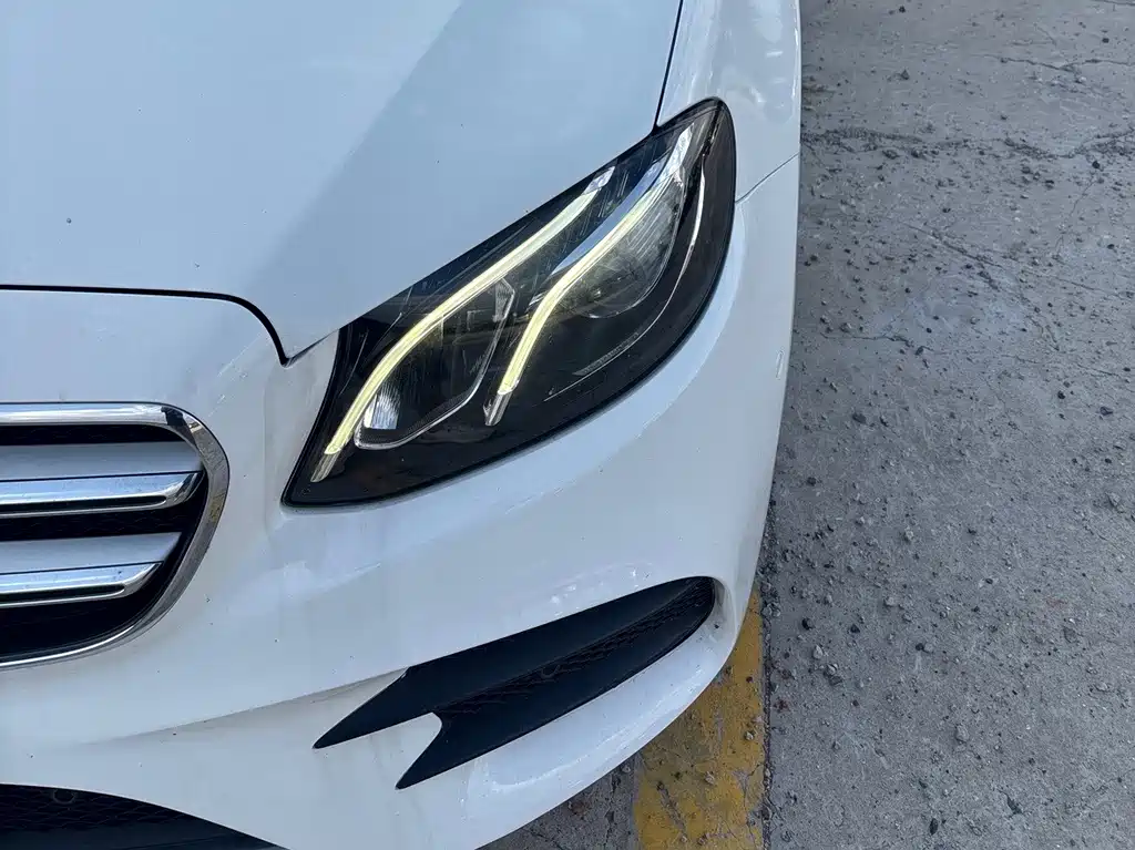 Mercedes-Benz E-Class — миниатюра 6