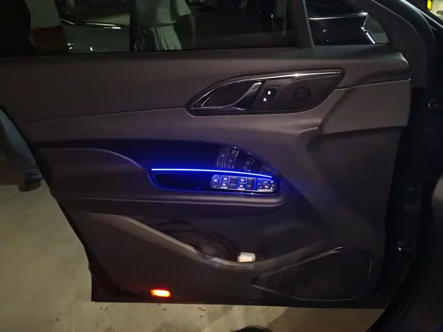 Hongqi Hongqi HS3 — миниатюра 7