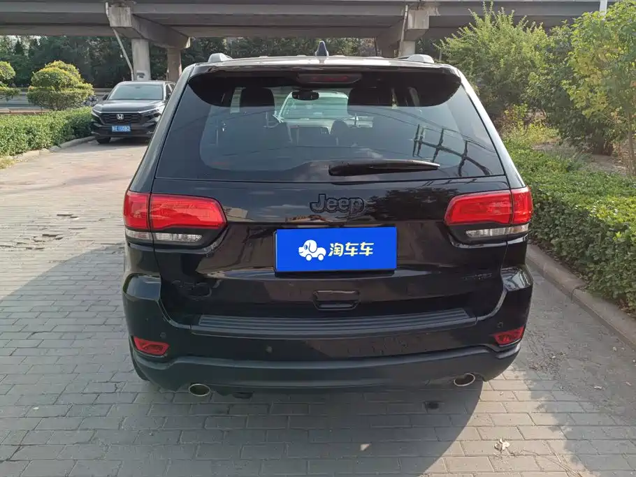 Jeep Grand Cherokee (Import) — миниатюра 4