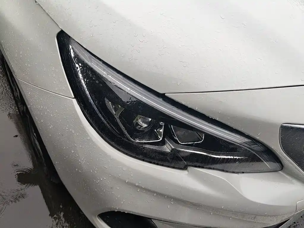 Peugeot 408 — миниатюра 7