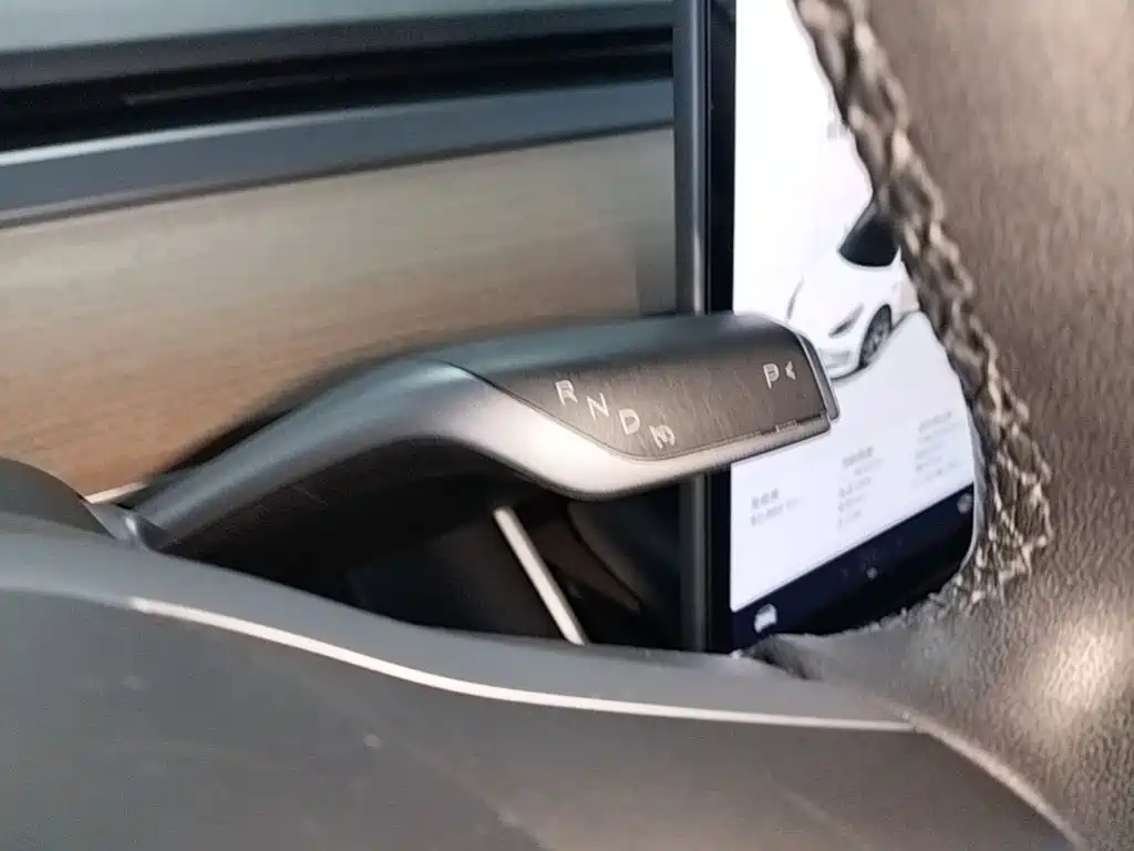 Tesla Model 3 — миниатюра 14