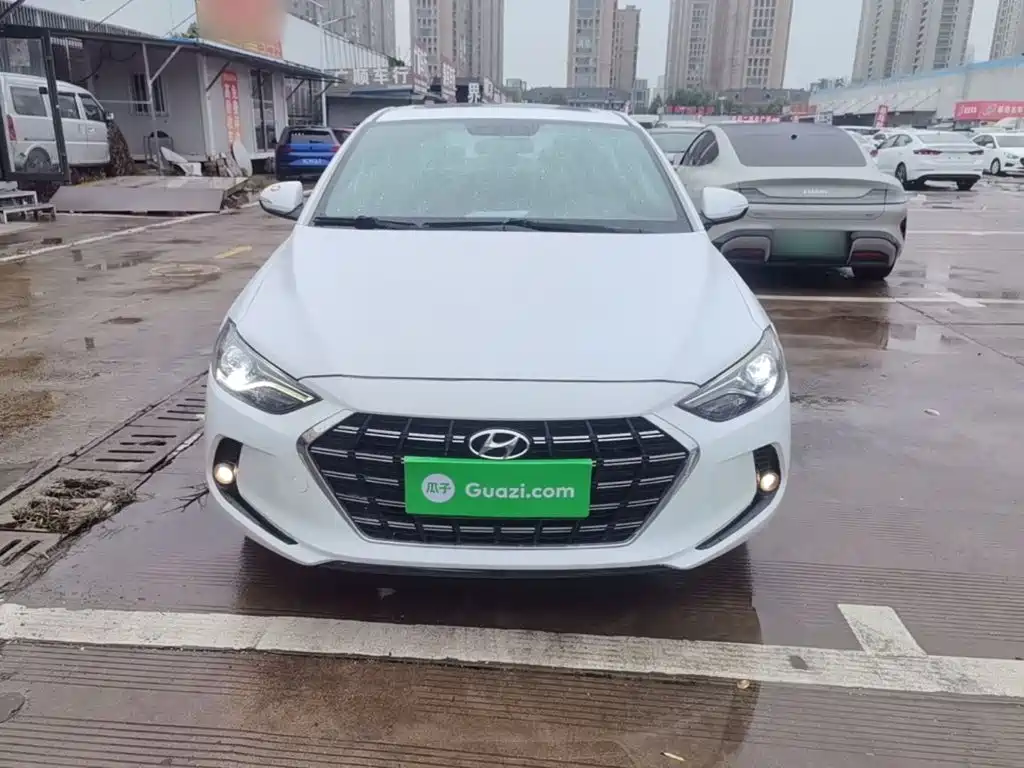 Hyundai Elantra — миниатюра 3