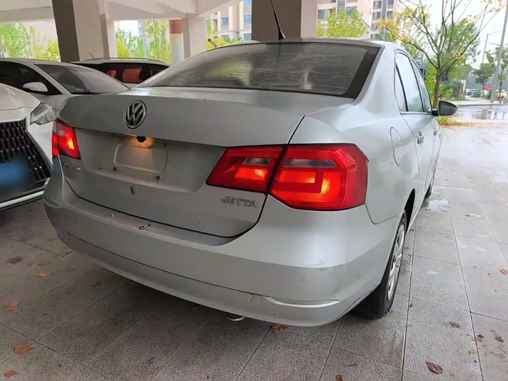 Volkswagen Jetta — миниатюра 7