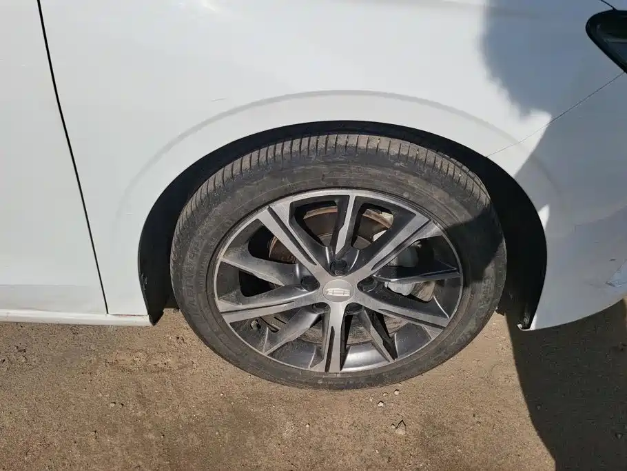 Geely Emgrand — миниатюра 6