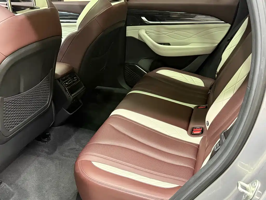 Geely Xingyue L — миниатюра 10