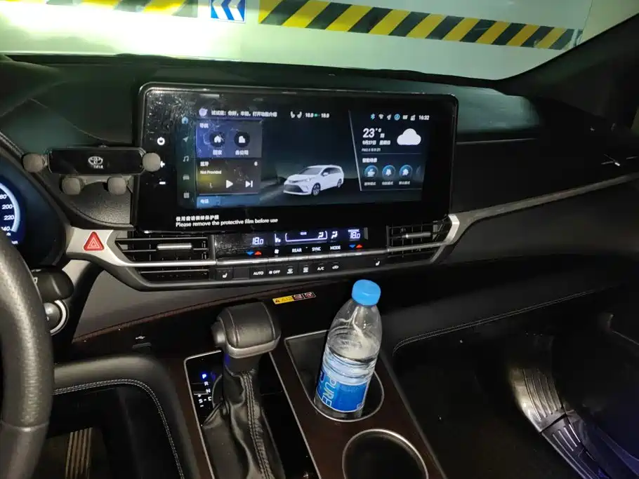 Toyota Granvia — миниатюра 13