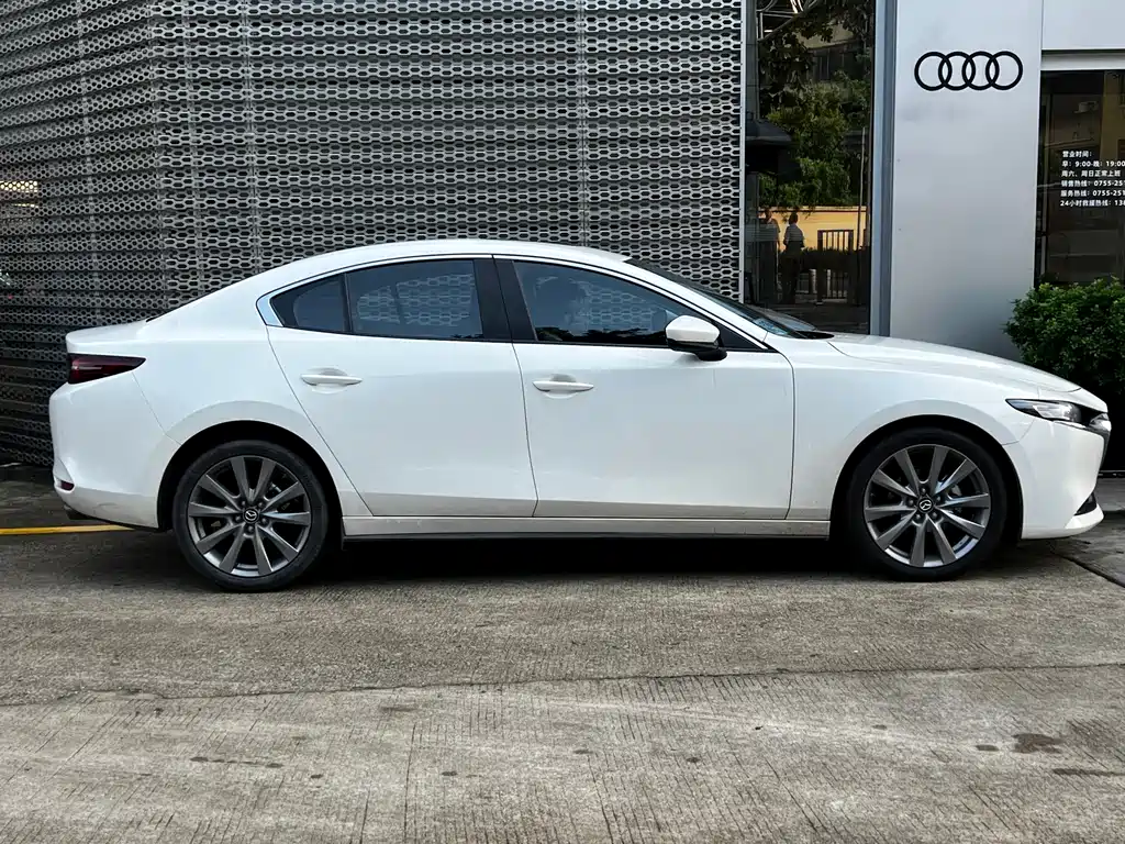 Mazda 3 Axela — миниатюра 3