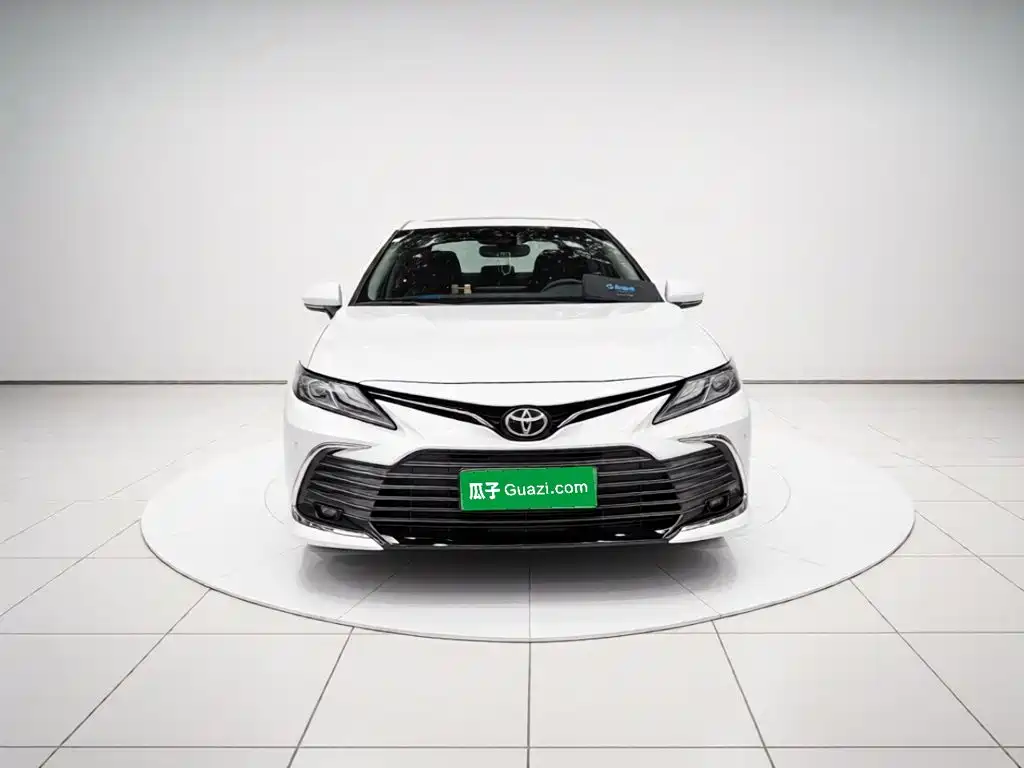 Toyota Camry — миниатюра 2