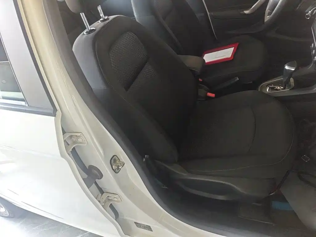 Citroen Elysee — миниатюра 25