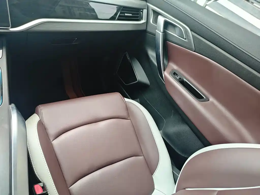 Geely Boyue — миниатюра 8