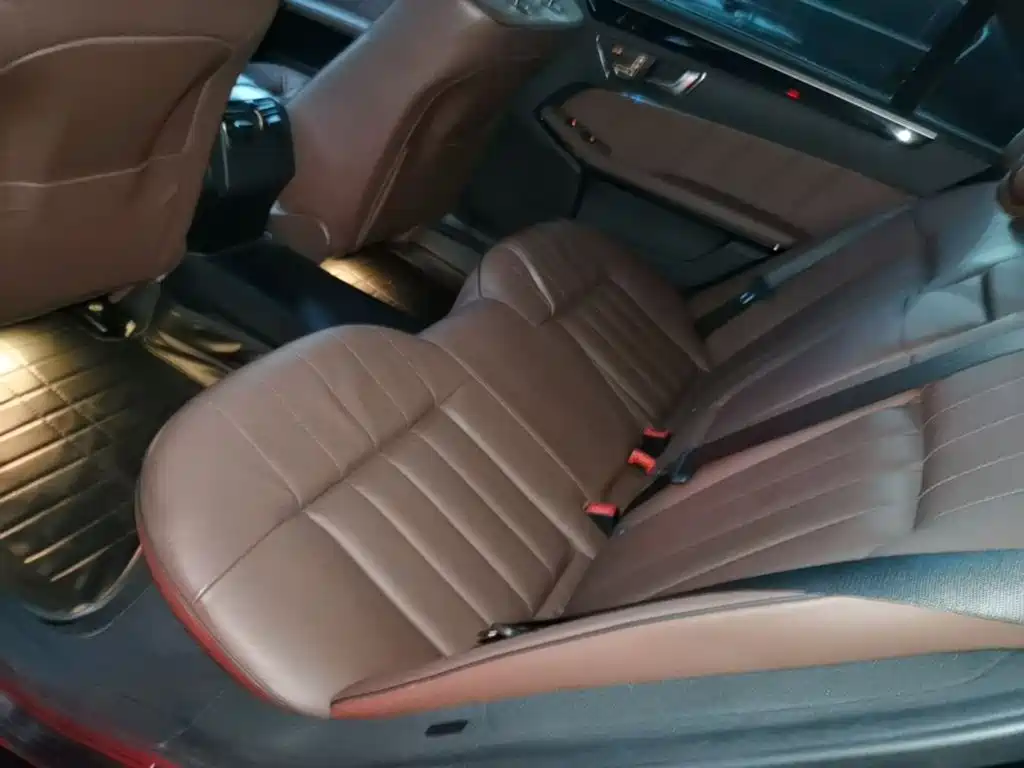 Mercedes-Benz E-Class — миниатюра 17