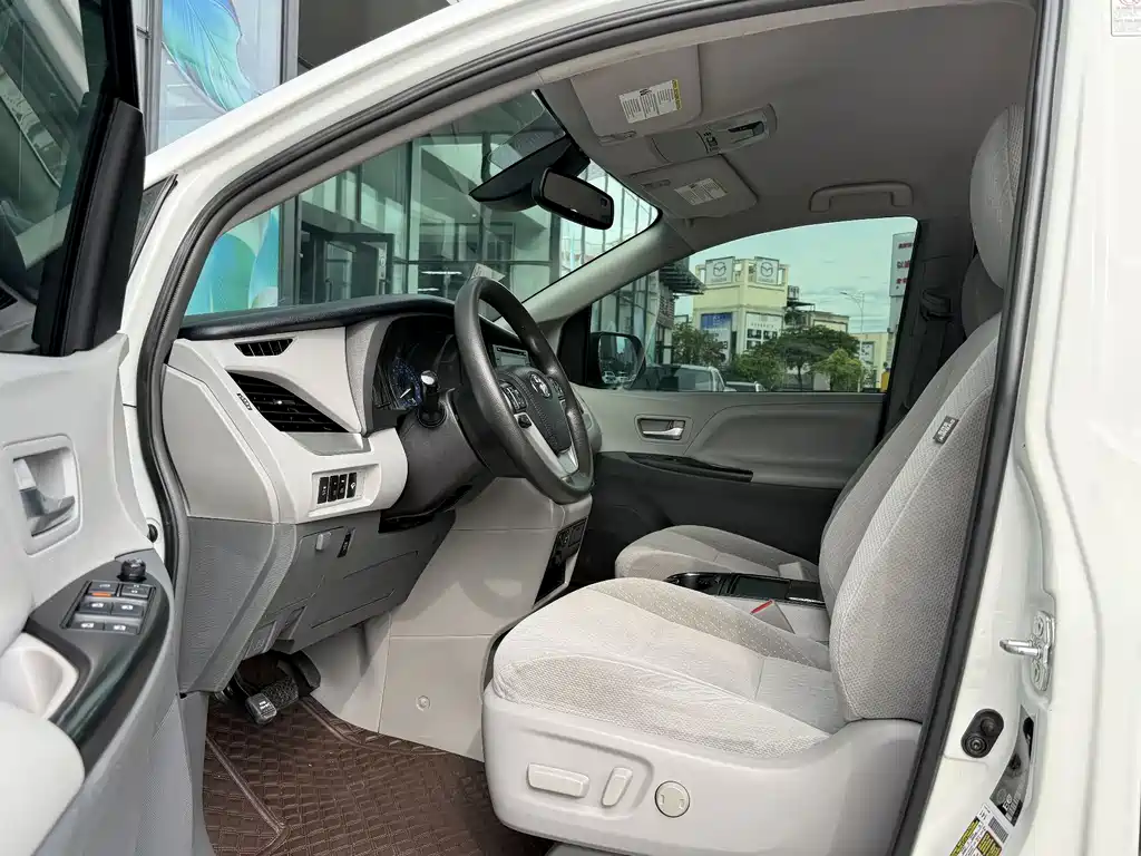 Toyota Sienna 2015 3.5L L