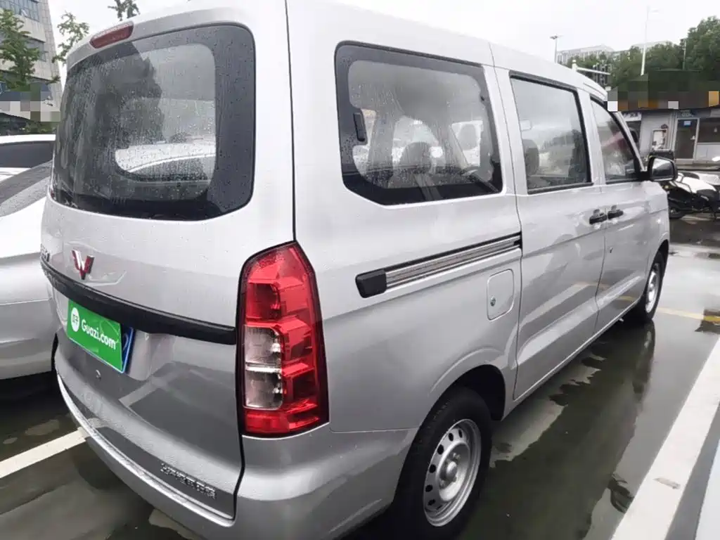 Wuling Hongguang V — миниатюра 7