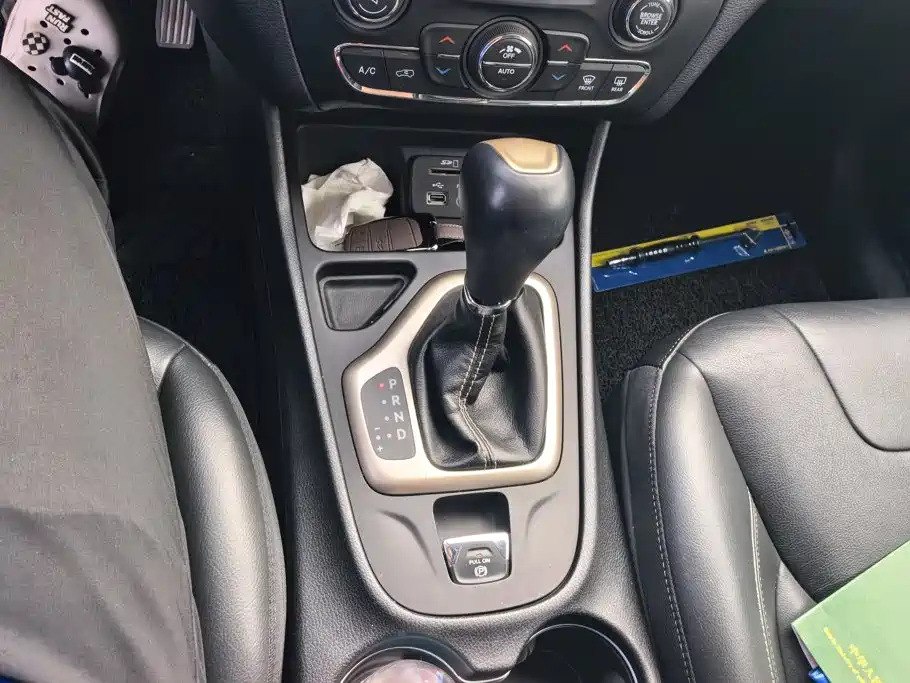 Jeep Cherokee — миниатюра 16