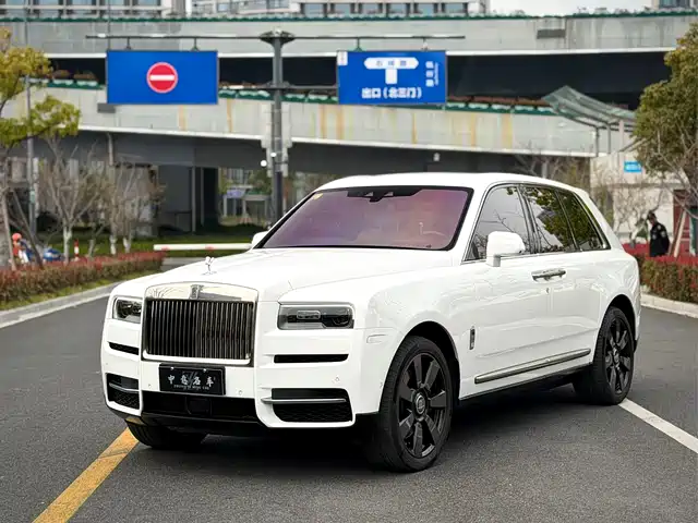 ROLLS-ROYCE CULLINAN 2022