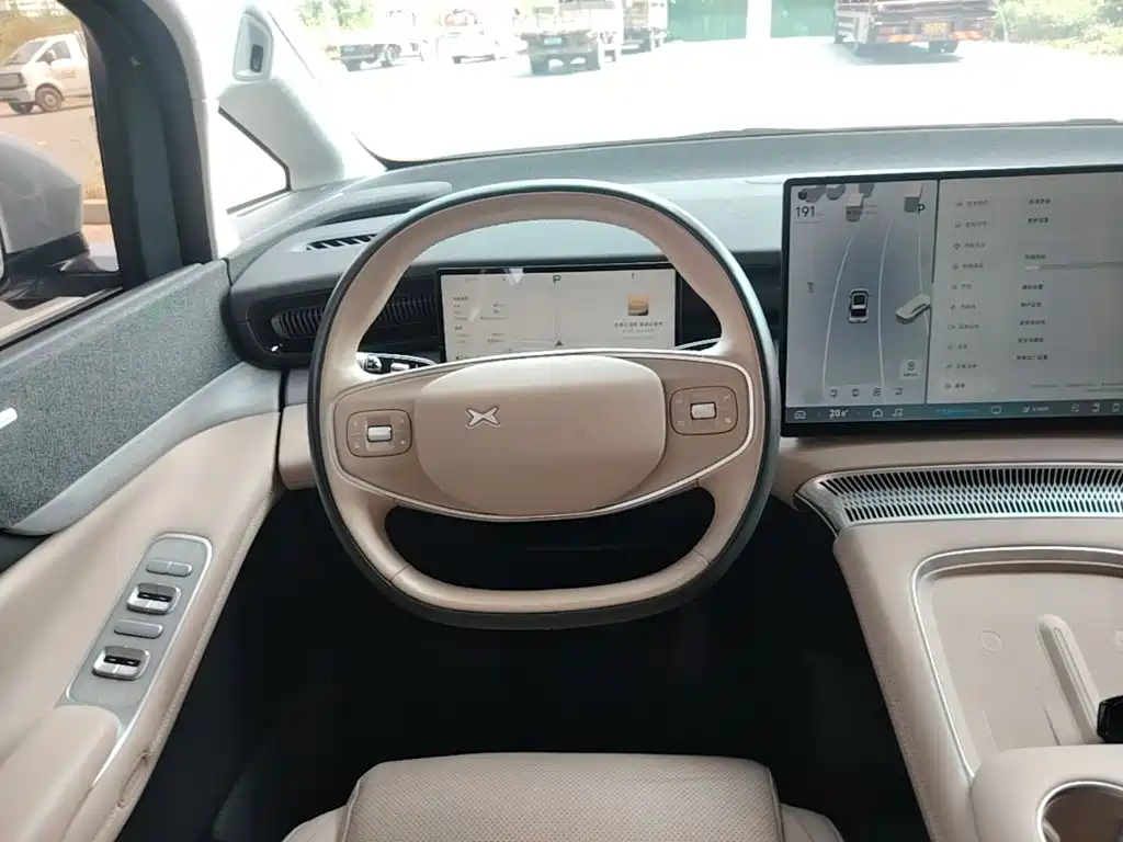 XPeng X9 — миниатюра 11
