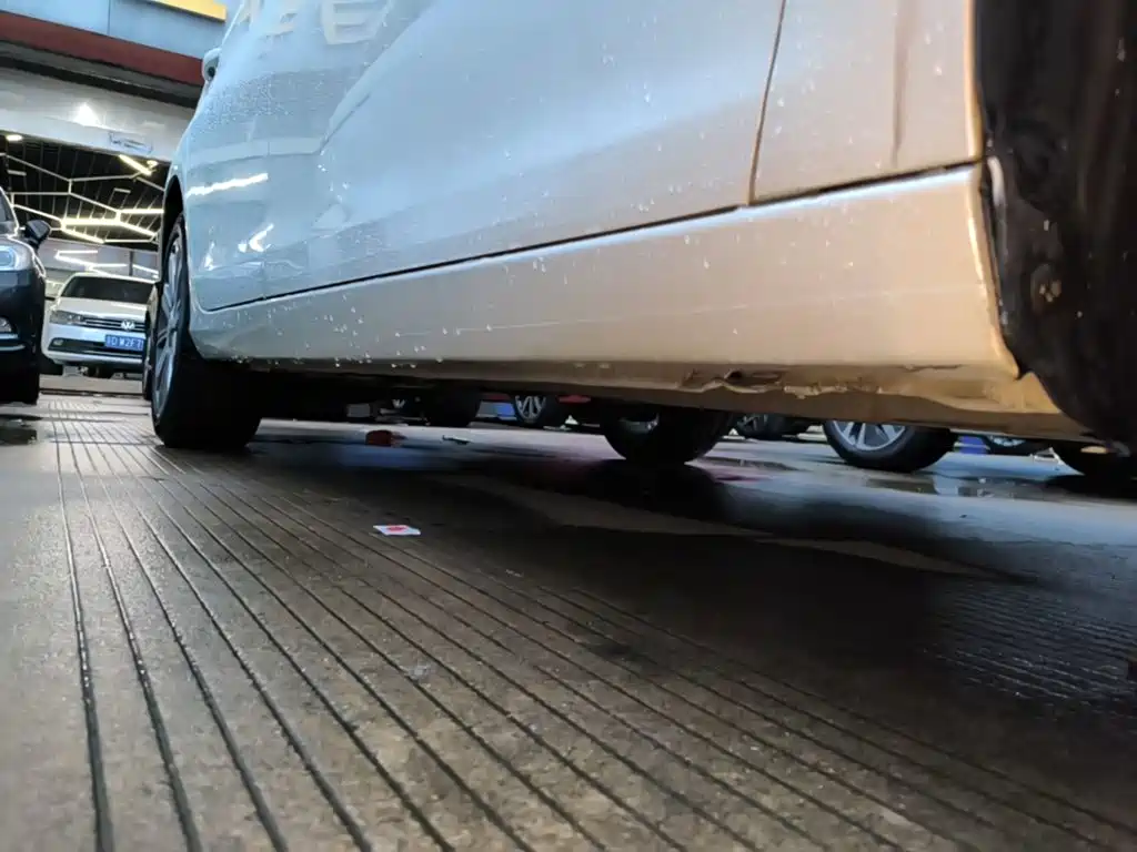 Peugeot 408 — миниатюра 21