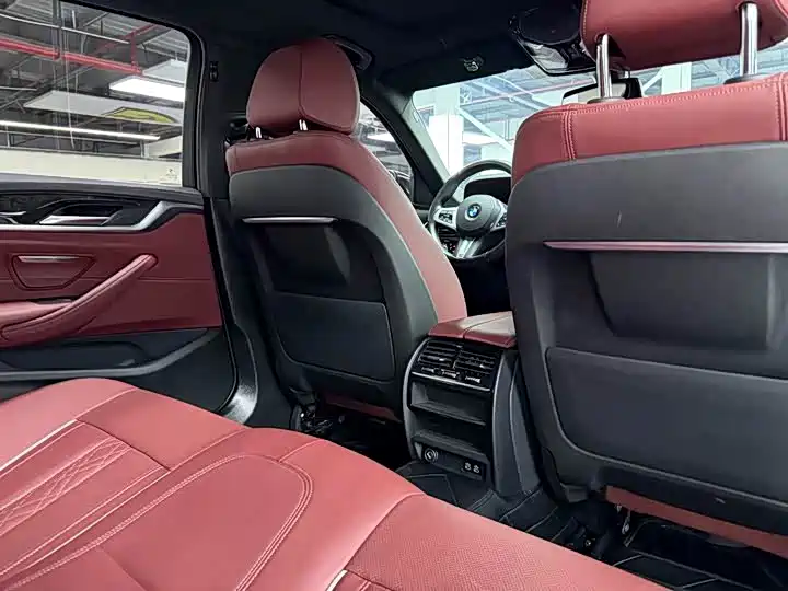 BMW 5 Series — миниатюра 12
