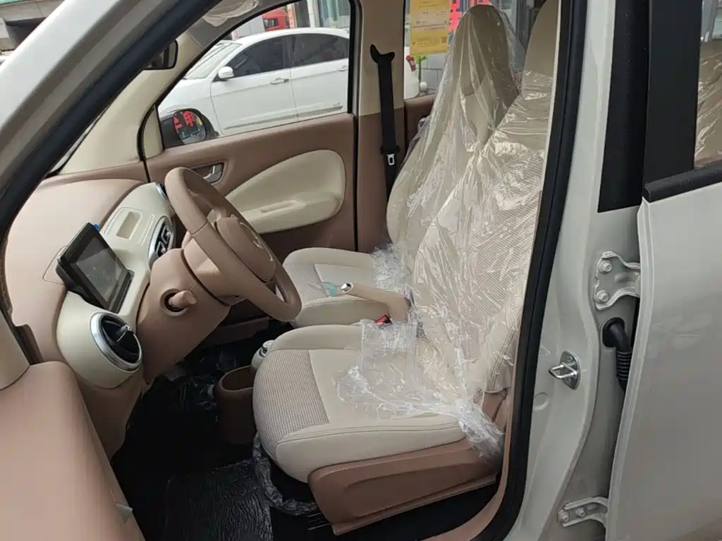 Wuling MINIEV — миниатюра 15