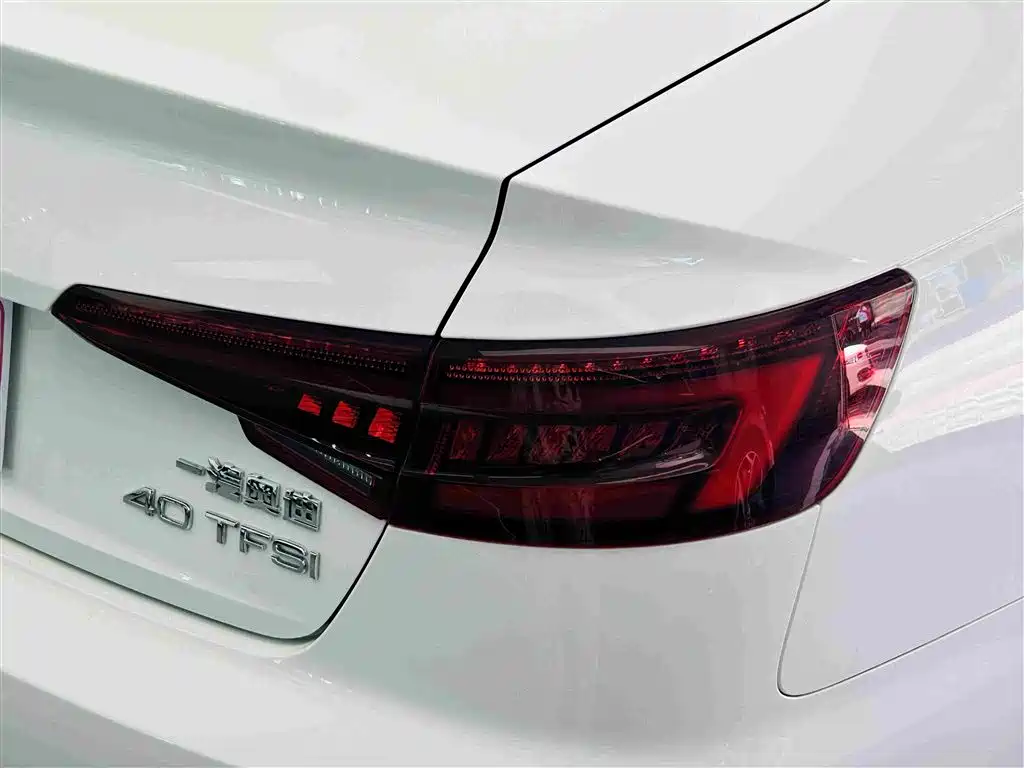 Audi A4L — миниатюра 12