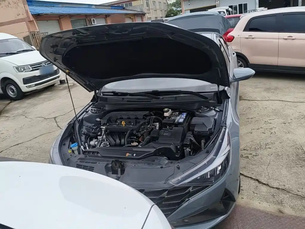 Hyundai Elantra — миниатюра 20