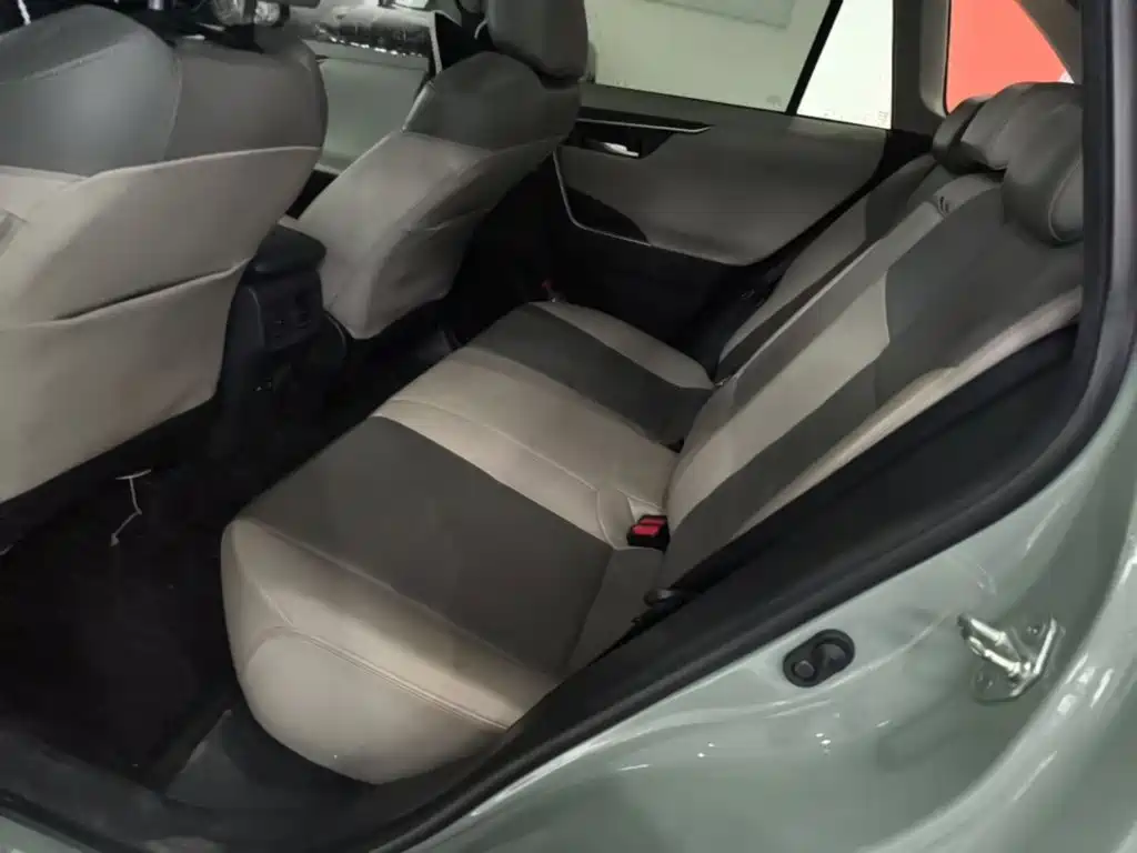 Toyota RAV4 — миниатюра 17