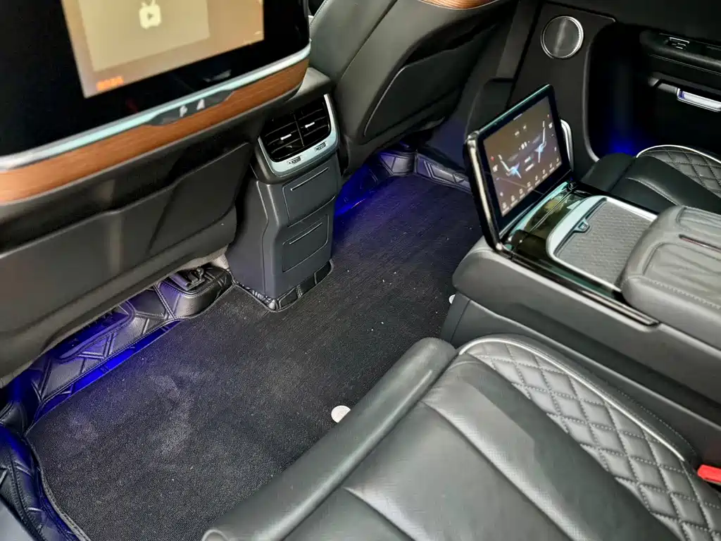 Hongqi Hongqi E-HS9 — миниатюра 8