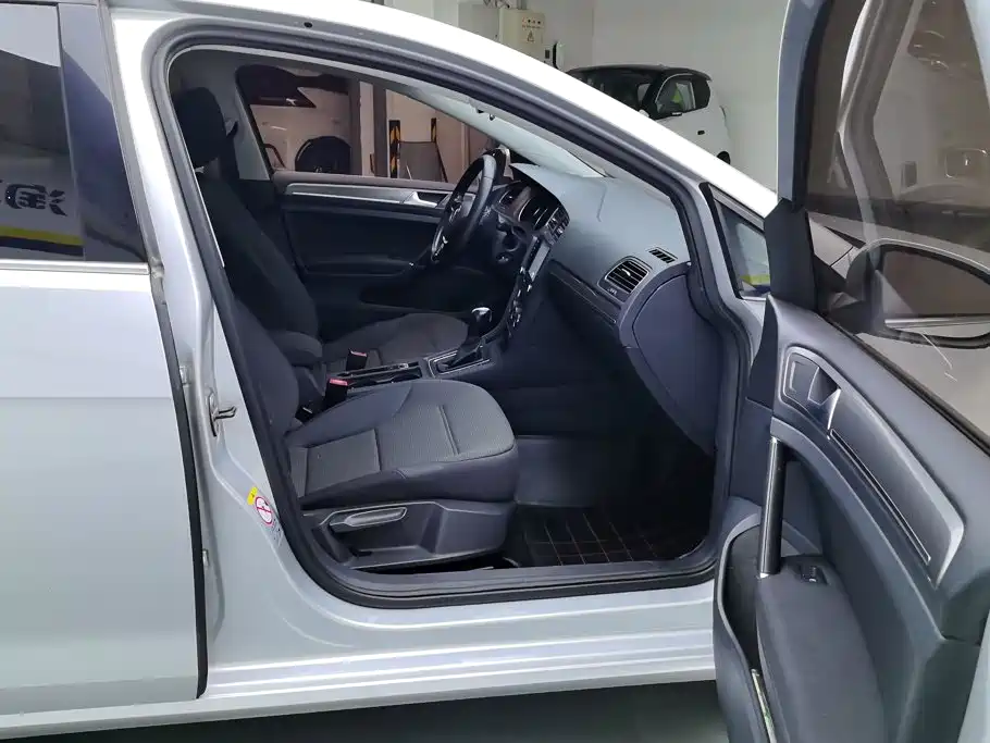 Volkswagen Golf — миниатюра 8