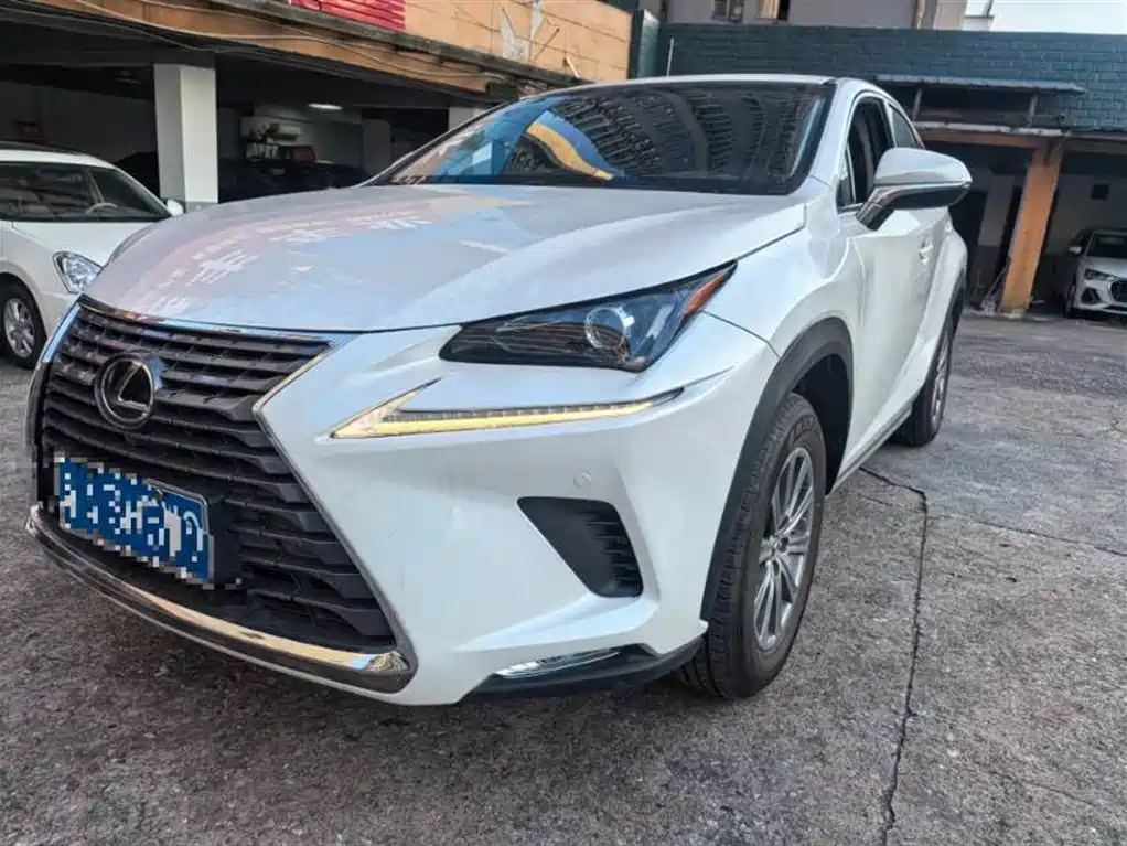 Lexus NX 2021
