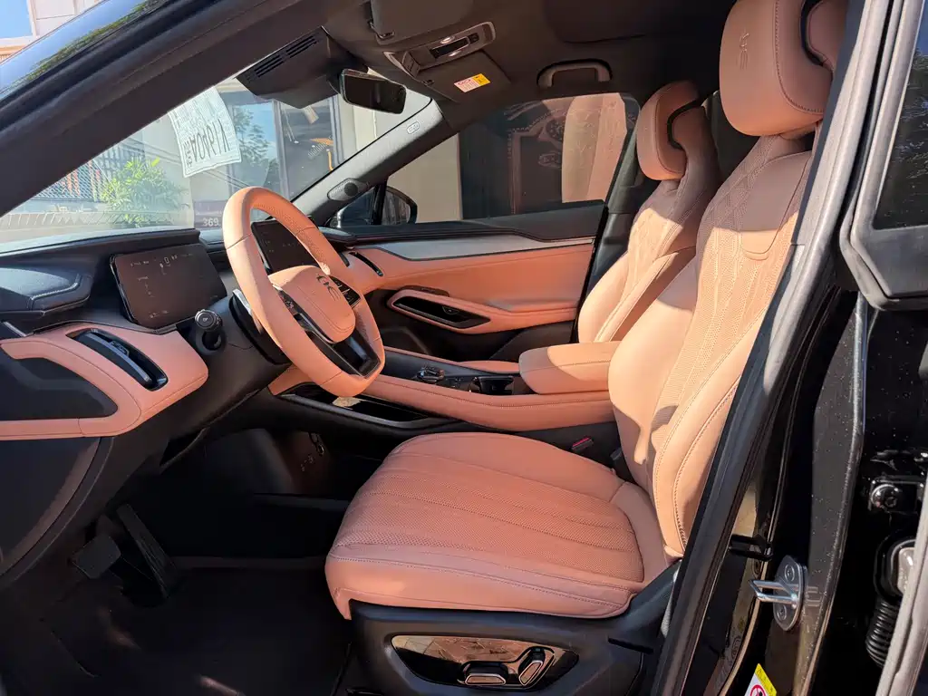 BYD L EV — миниатюра 4