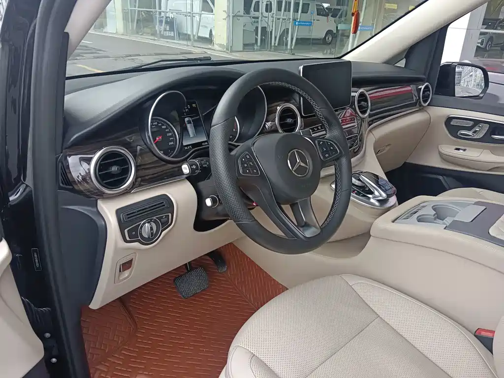 Mercedes-Benz V-Class — миниатюра 12