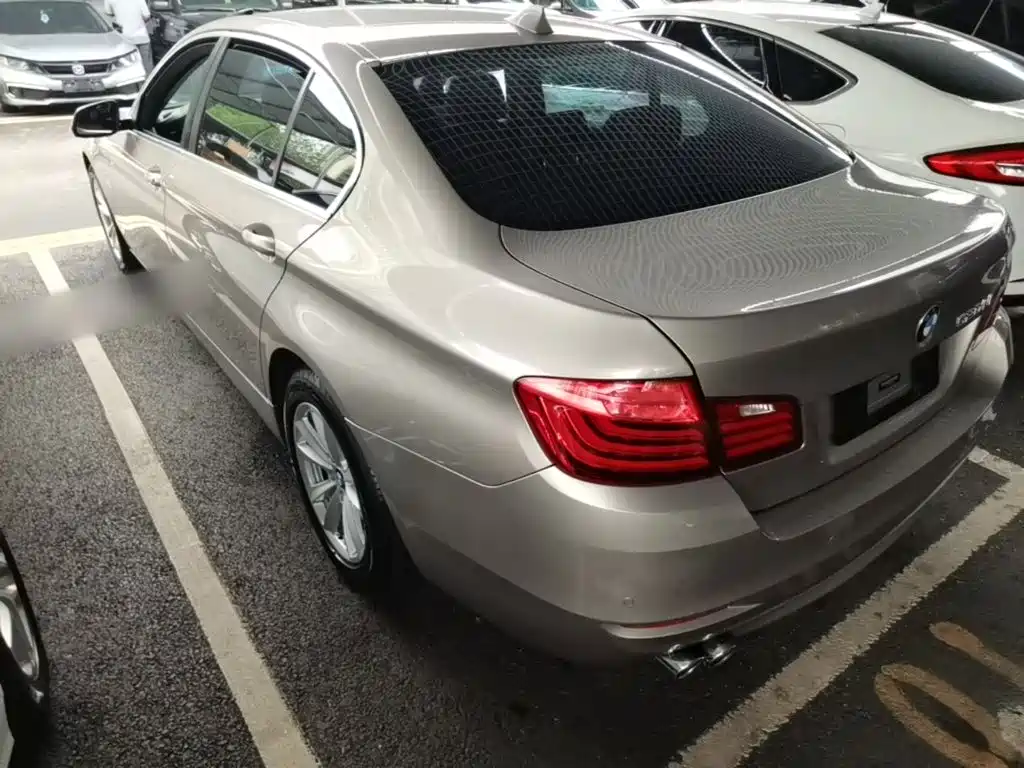 BMW 5 Series — миниатюра 5