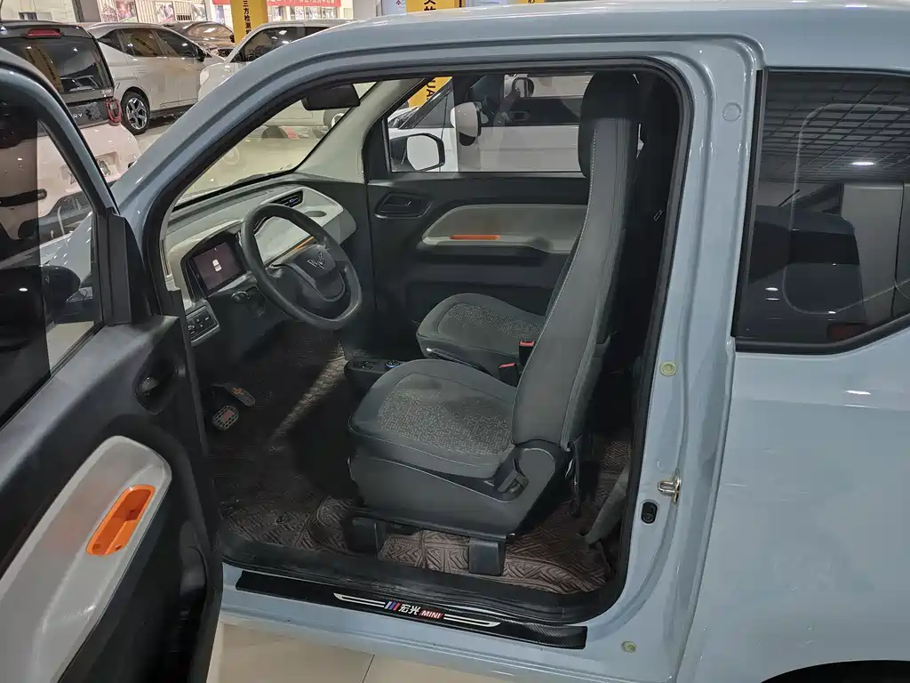 Wuling MINIEV — миниатюра 4