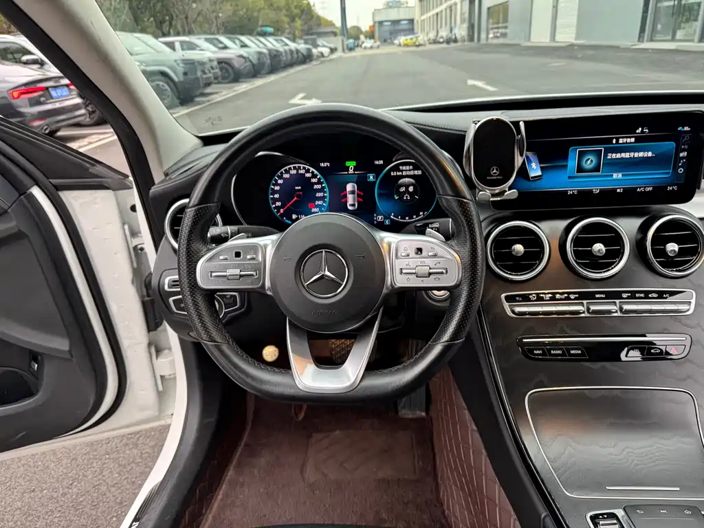 Mercedes-Benz C-Class — миниатюра 8