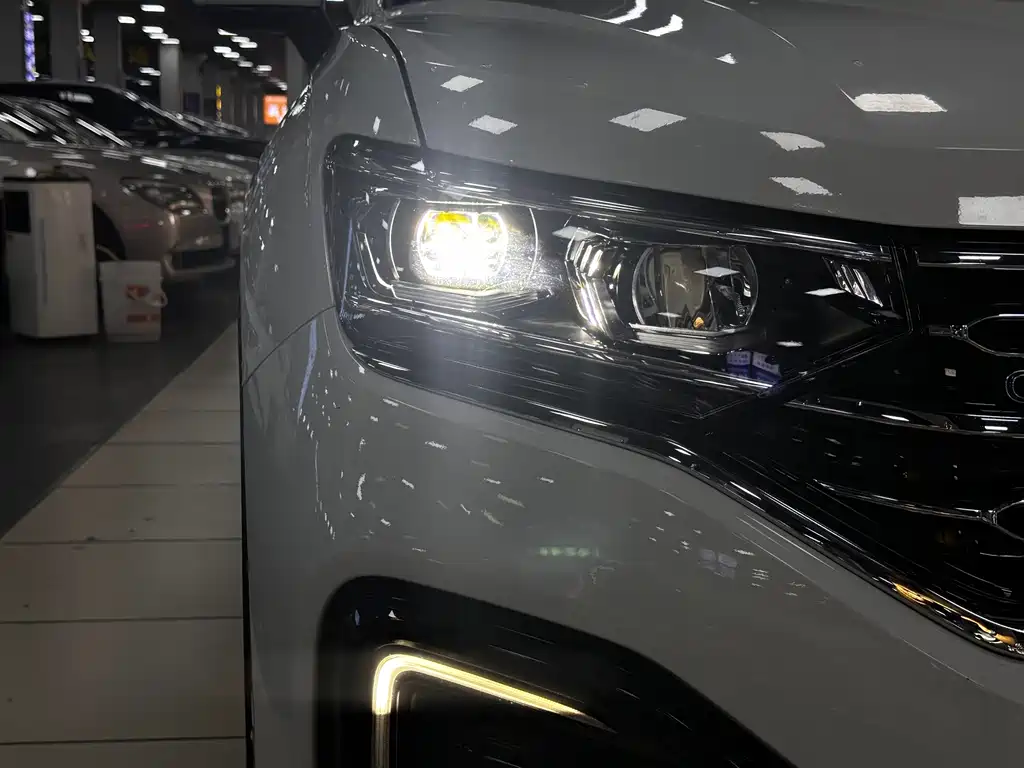 Volkswagen Tayron GTE 1.4T Premium Type, фото 4