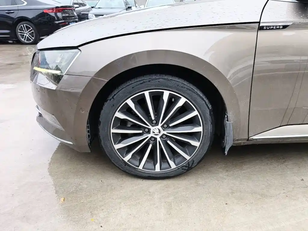 Skoda Superb — миниатюра 23