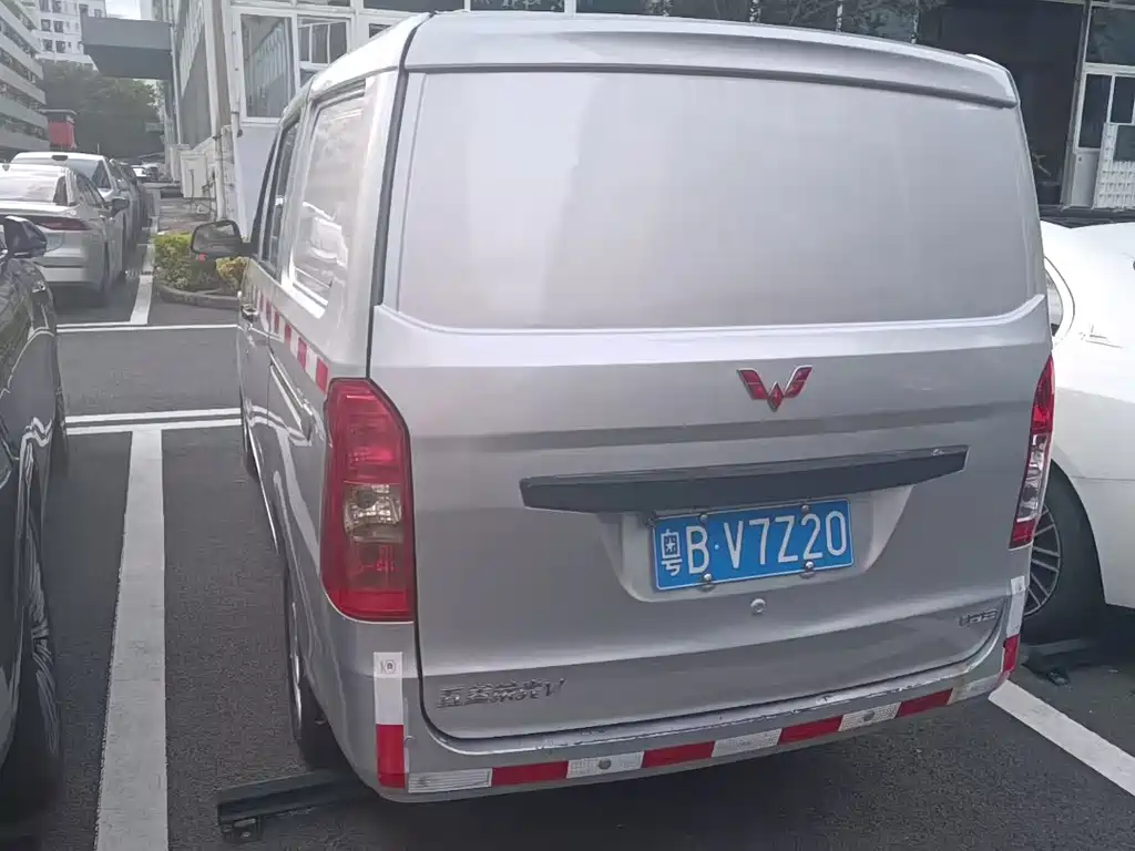 Wuling Rongguang V — миниатюра 5