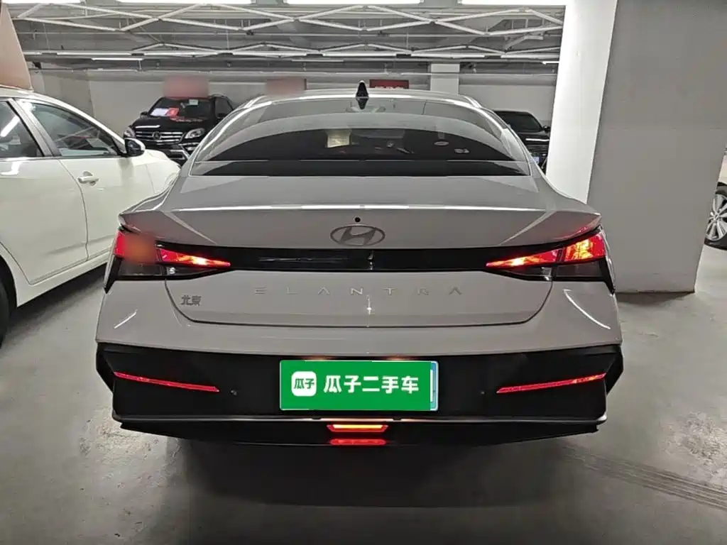 Hyundai Elantra — миниатюра 6