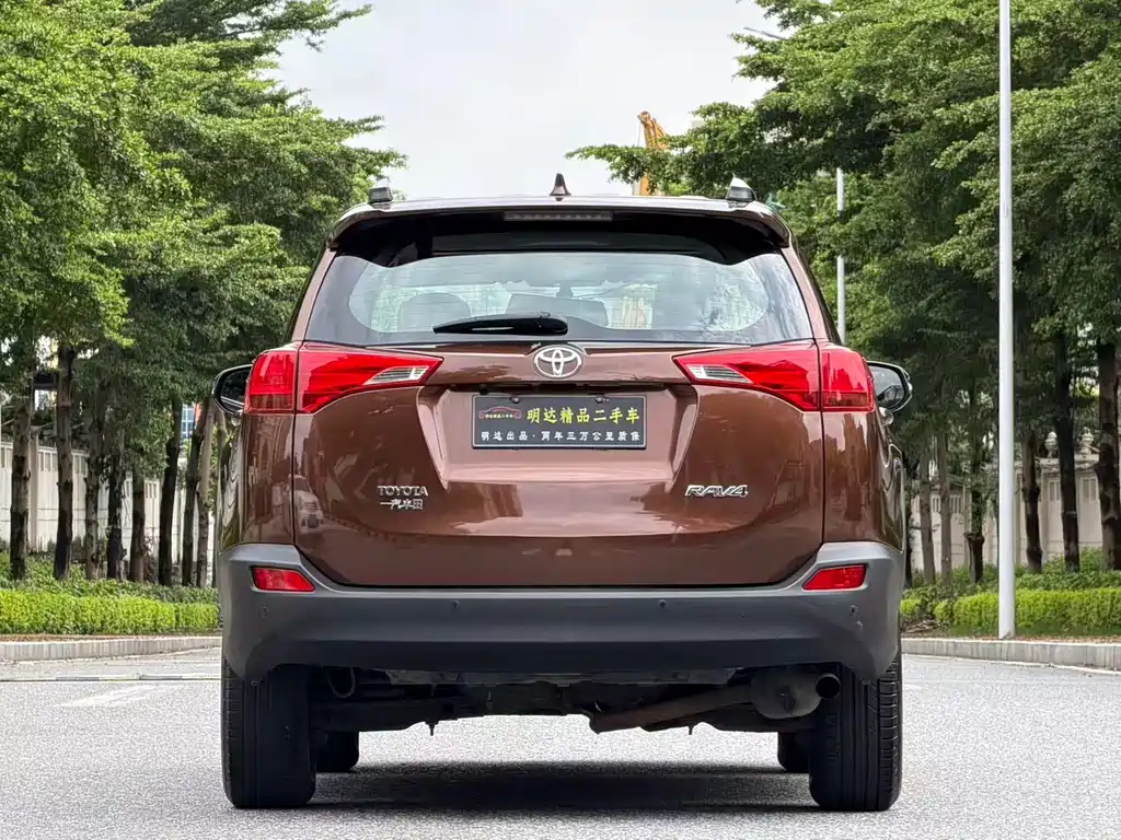 Toyota RAV4 — миниатюра 13