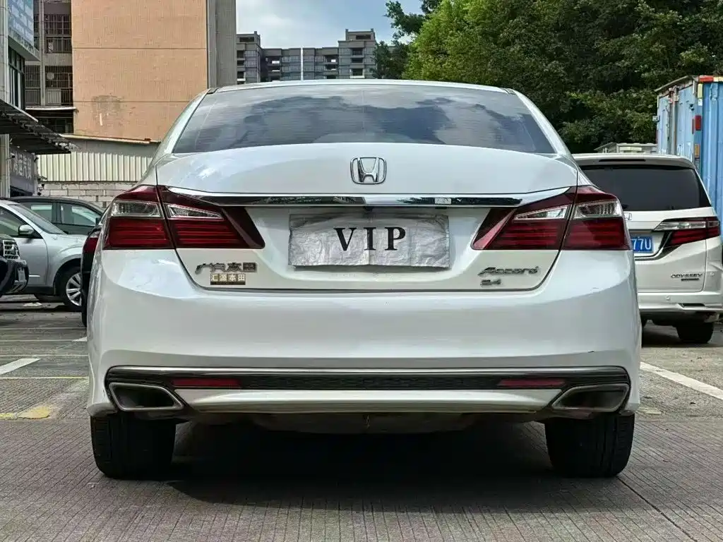 Honda Accord — миниатюра 8