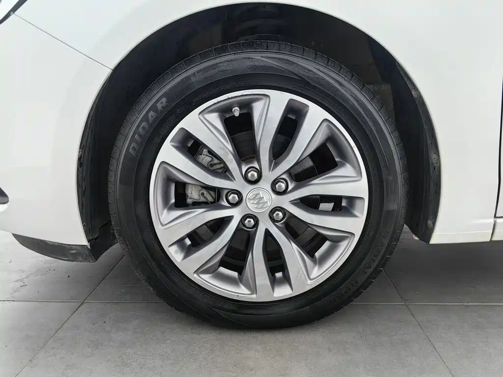 Buick Excelle — миниатюра 17