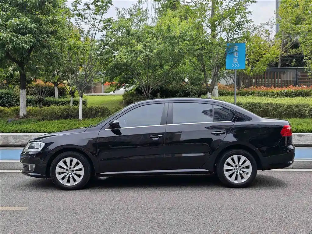 Volkswagen Lavida 2015 1.6L AT Comfort