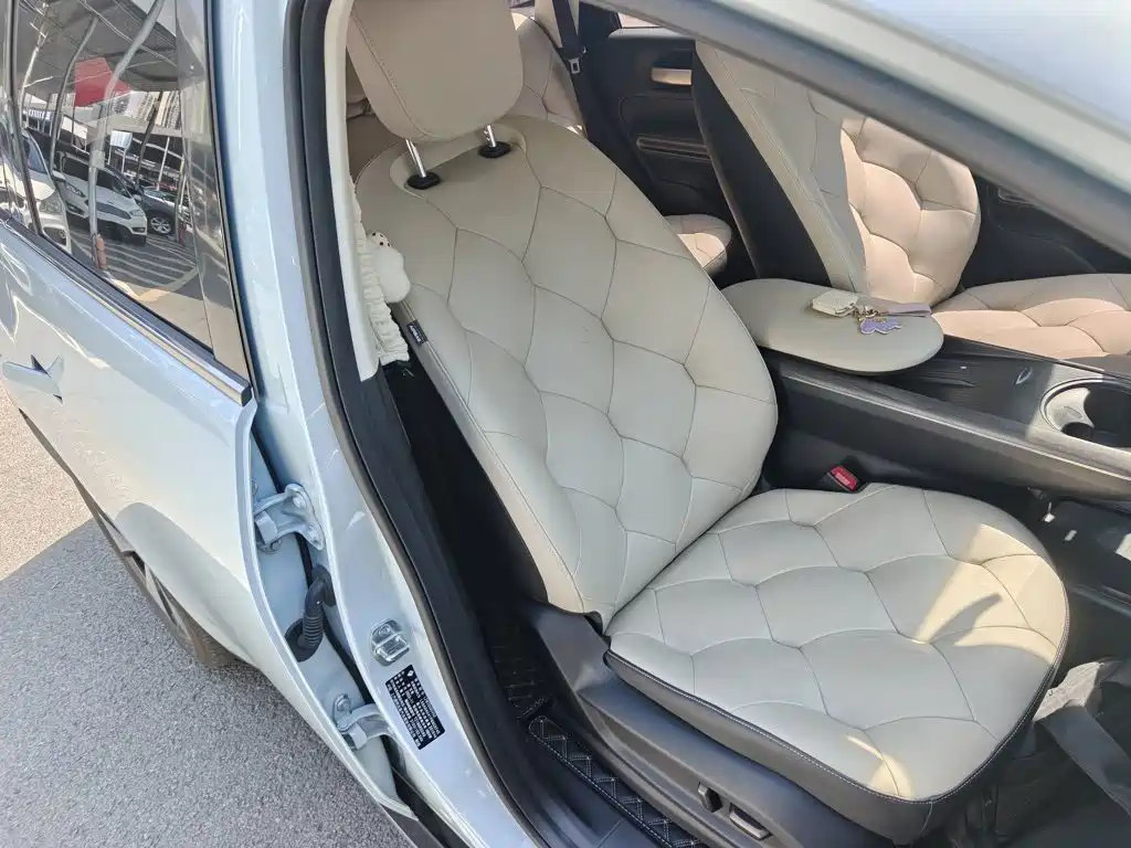 Baojun Yunduo — миниатюра 25
