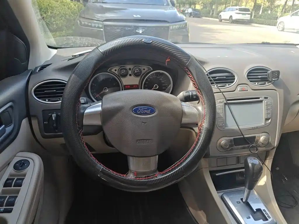 Ford Focus — миниатюра 11