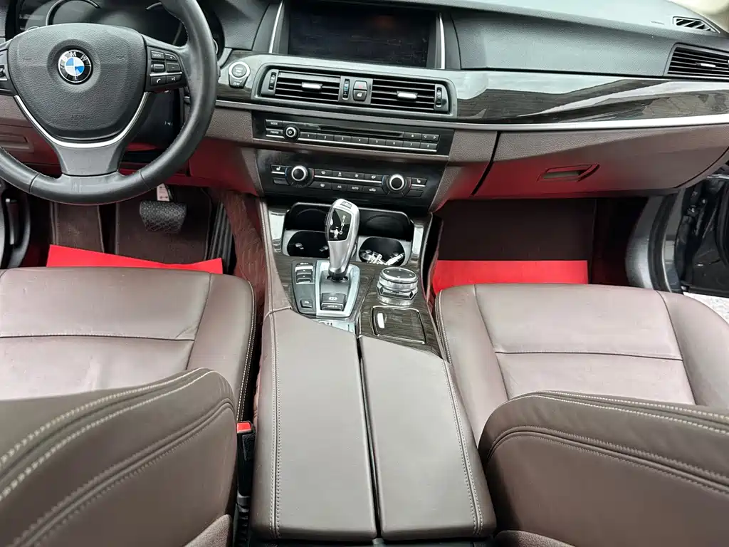 BMW 5 Series — миниатюра 14