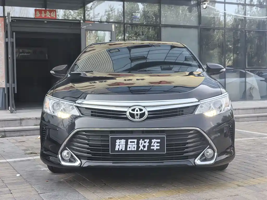 Toyota Camry — миниатюра 2