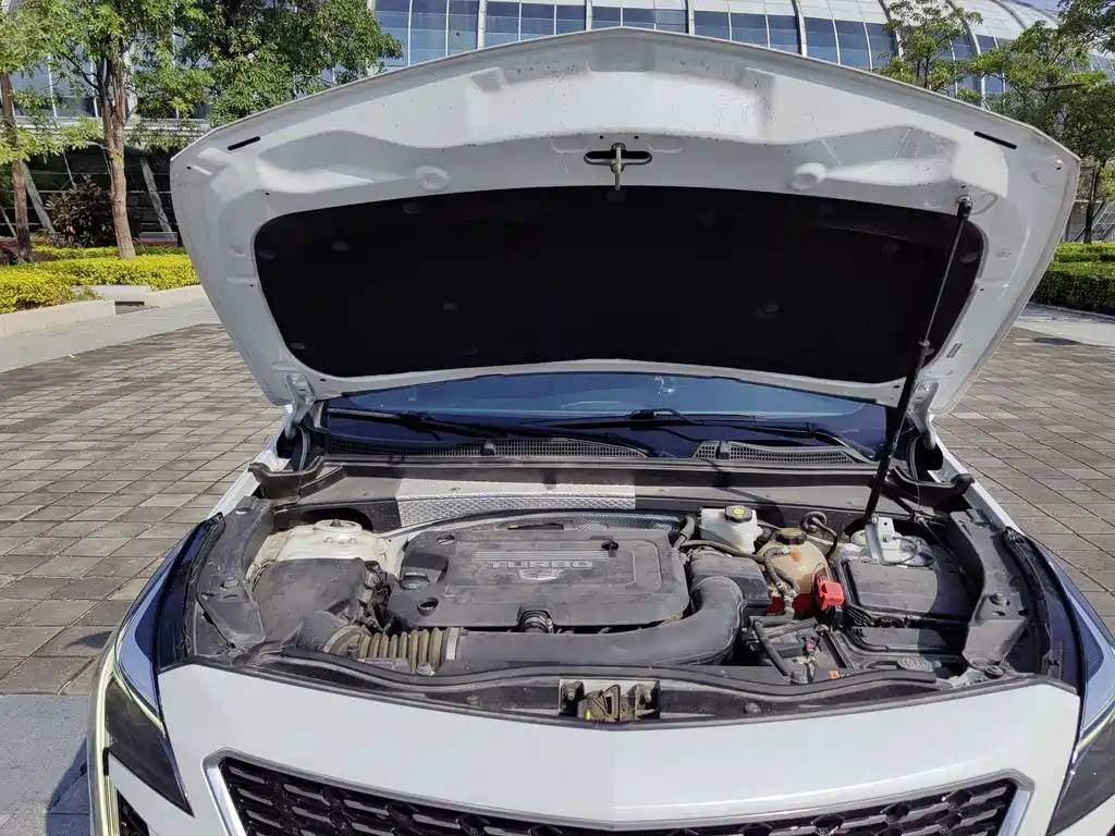 Cadillac XT4 — миниатюра 12