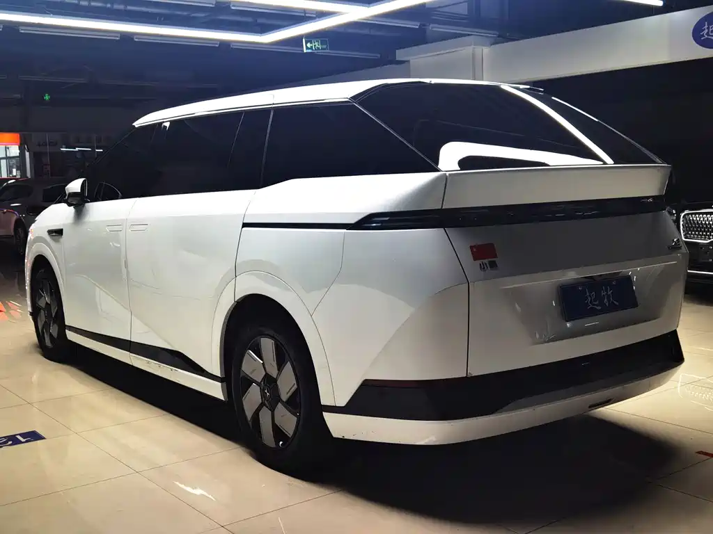 XPeng X9 — миниатюра 7
