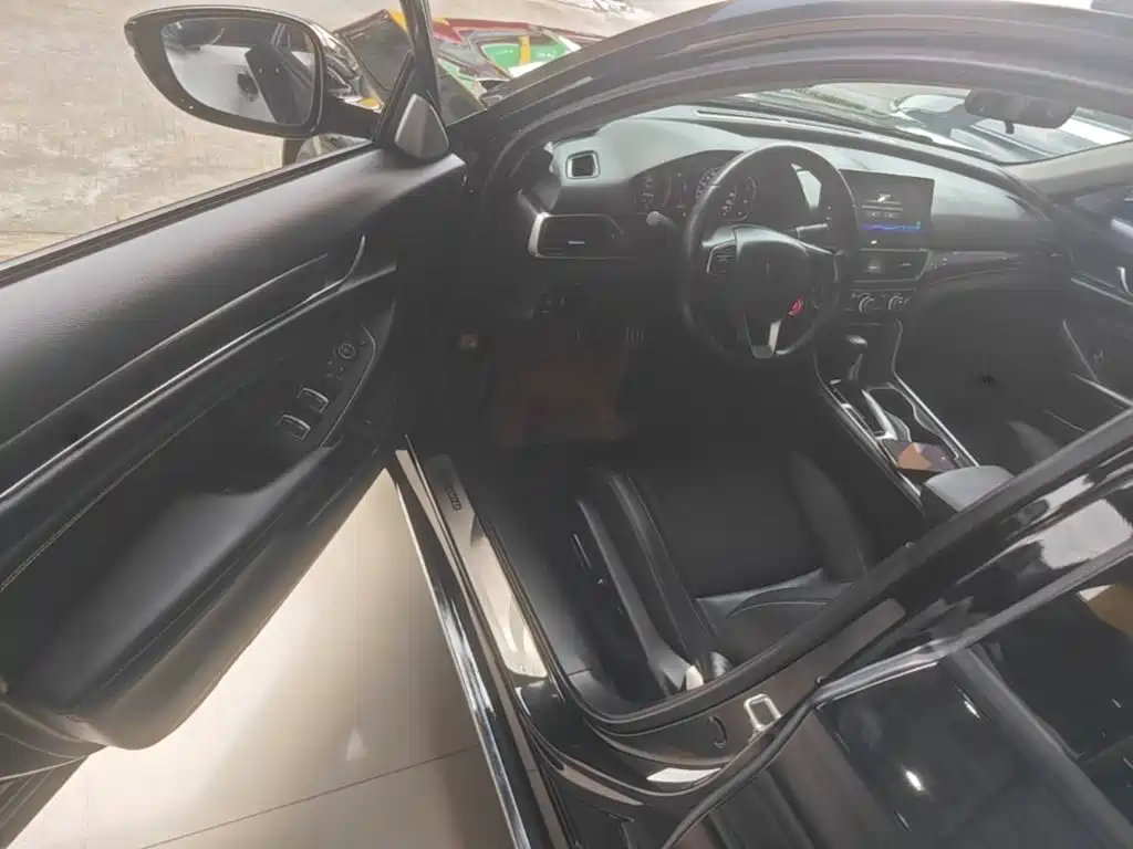 Honda Accord — миниатюра 16