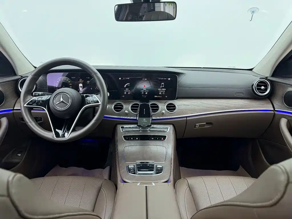 Mercedes-Benz E-Class — миниатюра 7